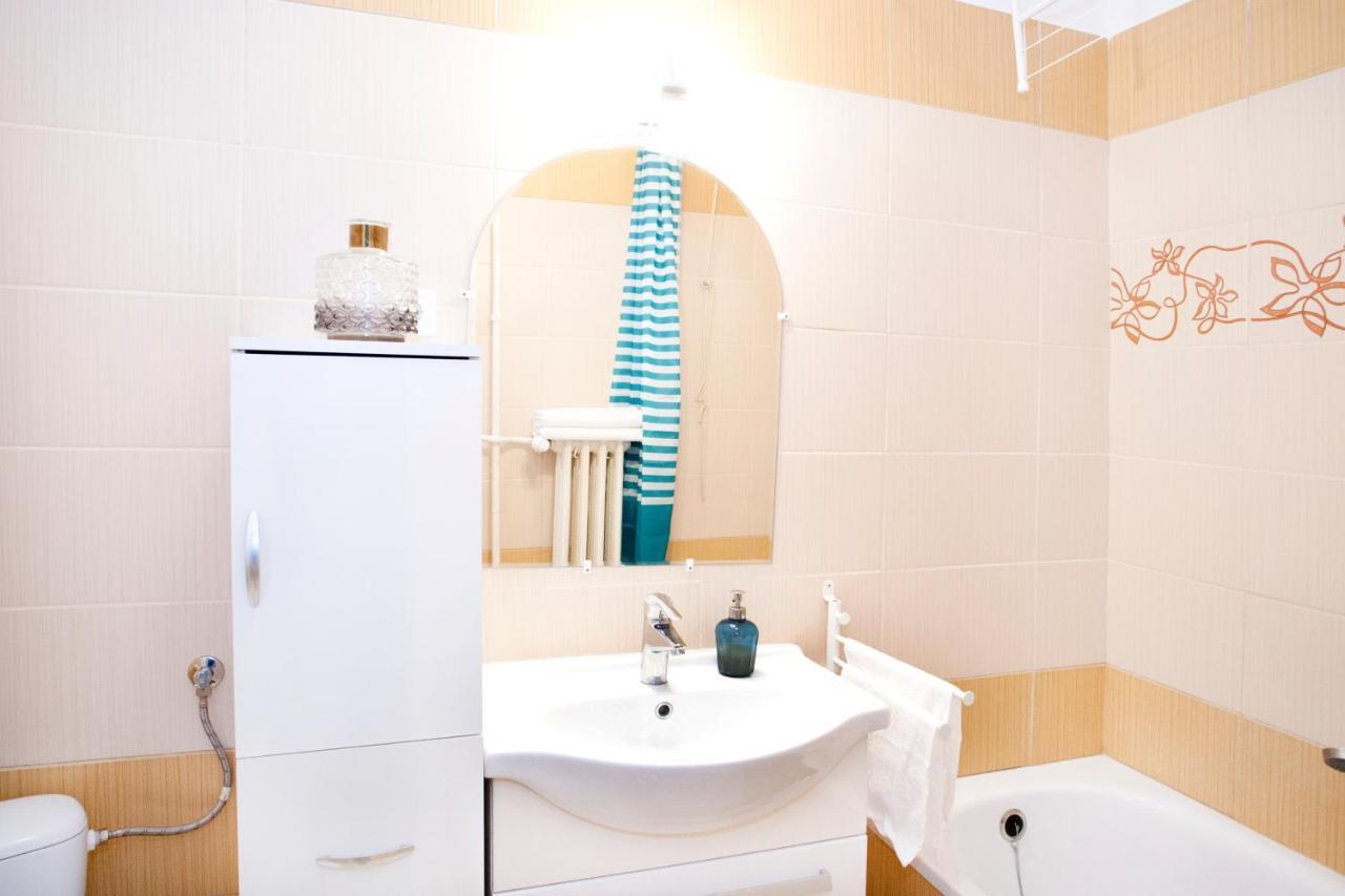 Christine-2 Bedrooms In The Downtown Apartman *